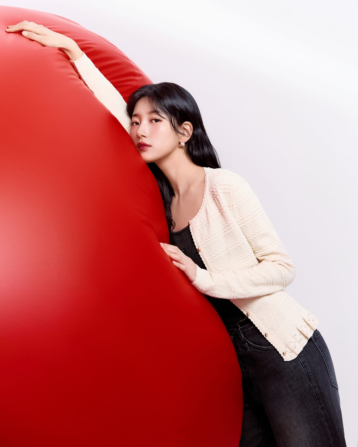 게스(GUESS), '데님 여신' 수지와 함께한 '26SS 컬렉션 공개 8 GUESS 게스 데님 수지 6 6