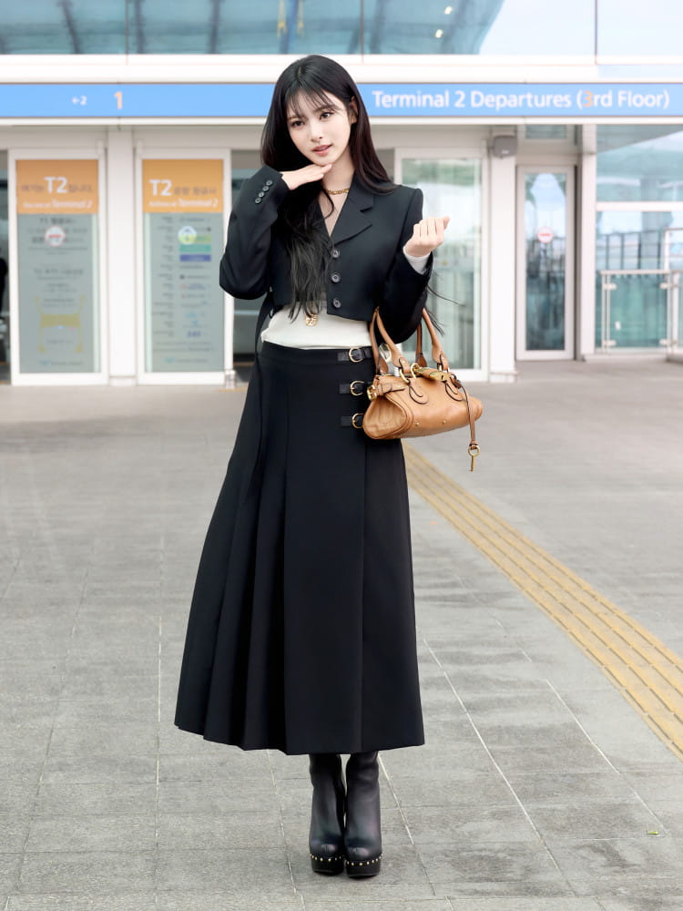 미야오 안나, 독보적 인형 미모 & 올블랙 카리스마 1 20260303 Chloe 1 1