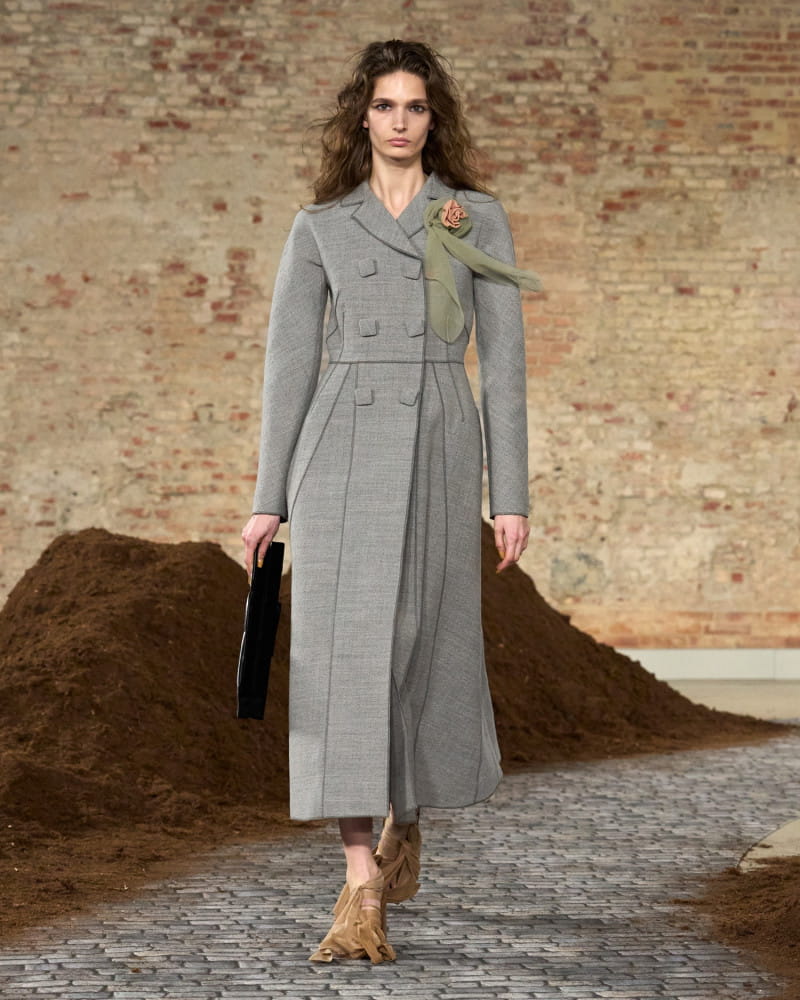 모스키노가 재해석한 아르헨티나의 낭만과 파격적 세련미 1 20260303 MOSCHINO 1 1