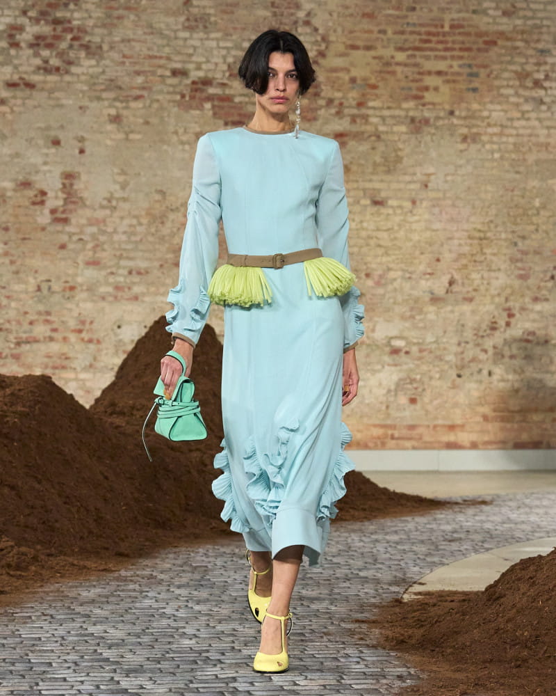 모스키노가 재해석한 아르헨티나의 낭만과 파격적 세련미 3 20260303 MOSCHINO 4 2