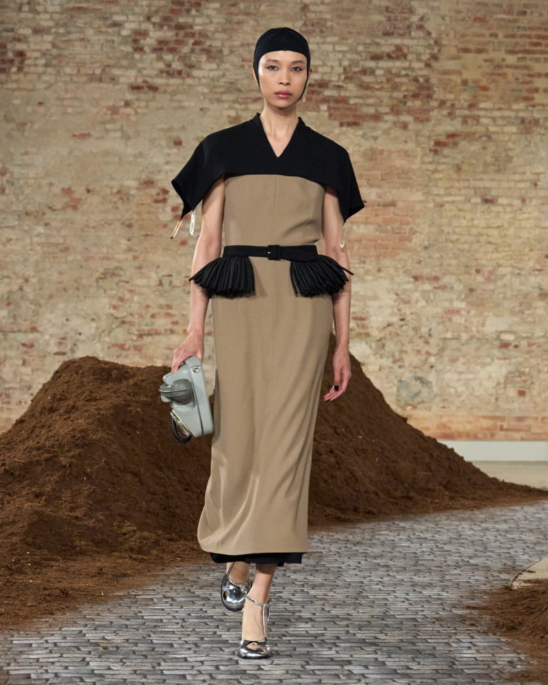 모스키노가 재해석한 아르헨티나의 낭만과 파격적 세련미 10 20260303 MOSCHINO 8 8