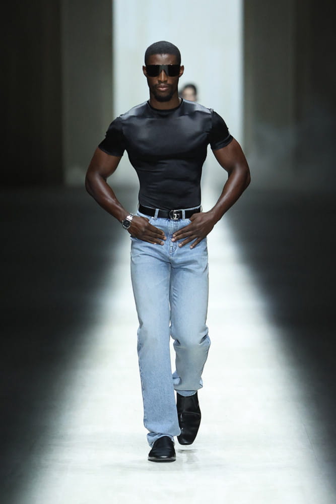 뎀나가 재해석한 구찌의 신세계… 밀란 패션위크 ‘구찌 프리마베라’ 컬렉션 공개 6 20260303 gucci 3 4