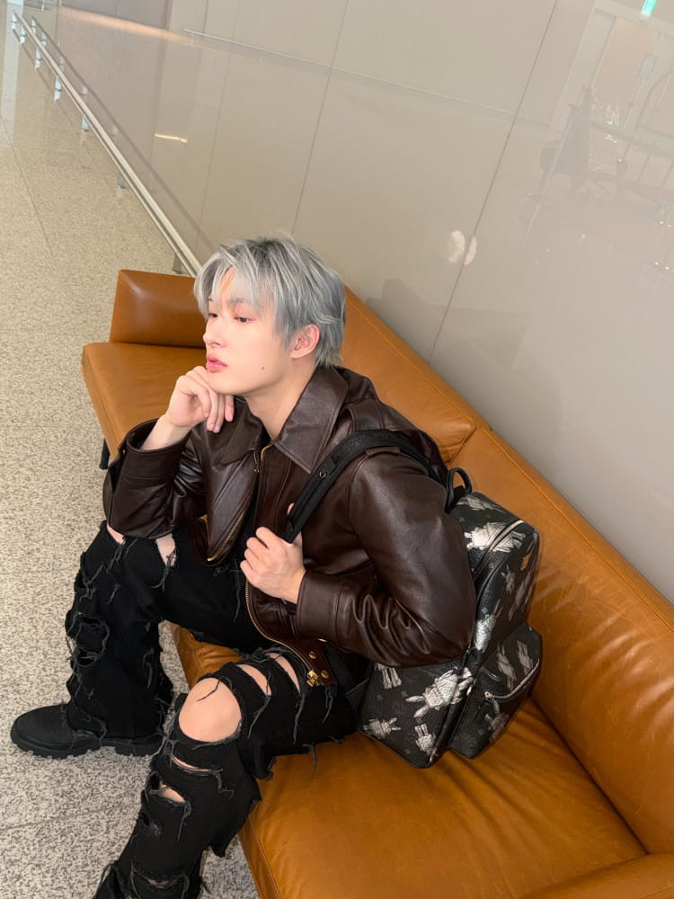 에이티즈 민기, 공항을 런웨이로 만든 ‘힙한 아우라’ 5 20260317 Louis Vuitton 8 3