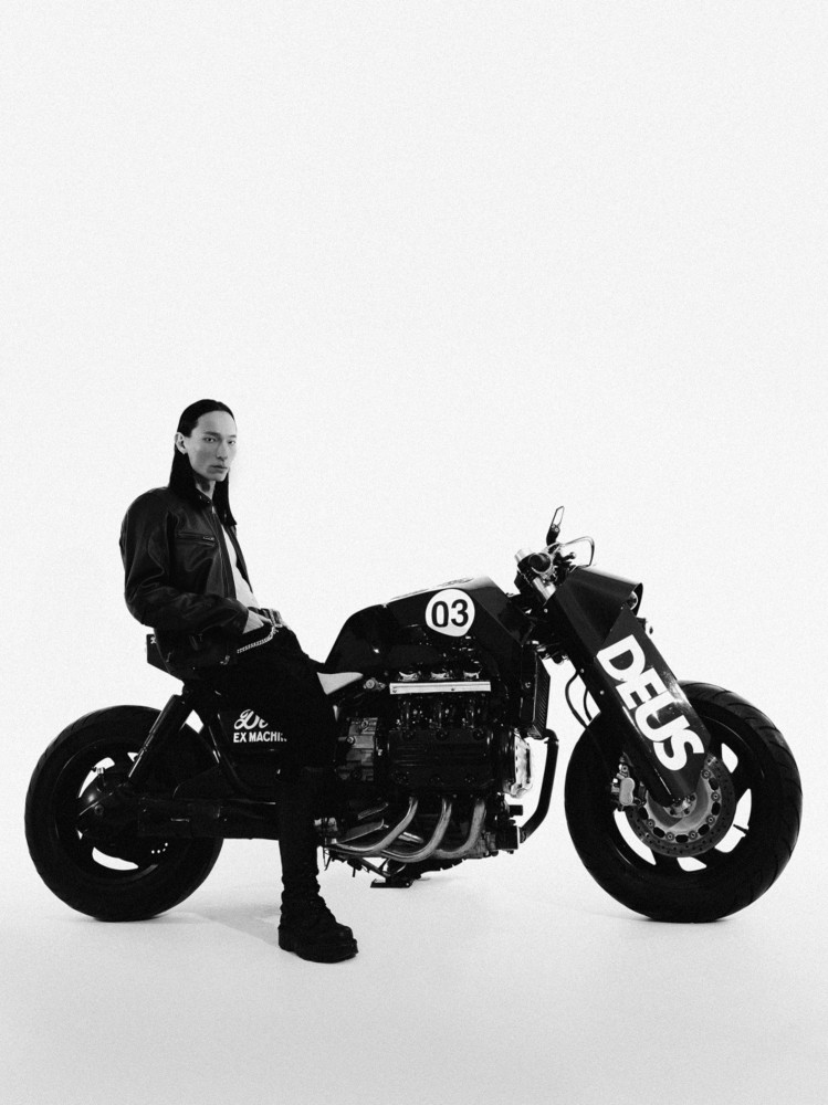 데우스 엑스 마키나, 본질에 집중한 라이딩 웨어 3 20260330 Deus Ex Machina 5 2