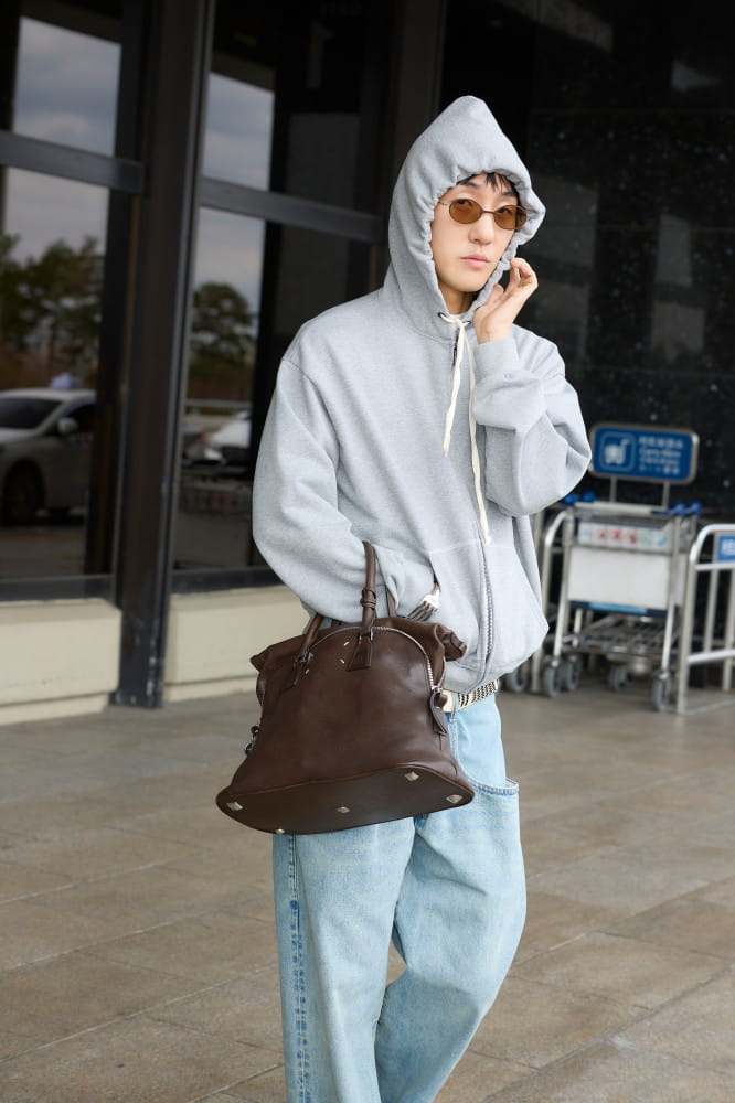 NCT 마크·이유미·자이언티, 상하이行 공항 점령 5 20260331 Maison Margiela 2 3