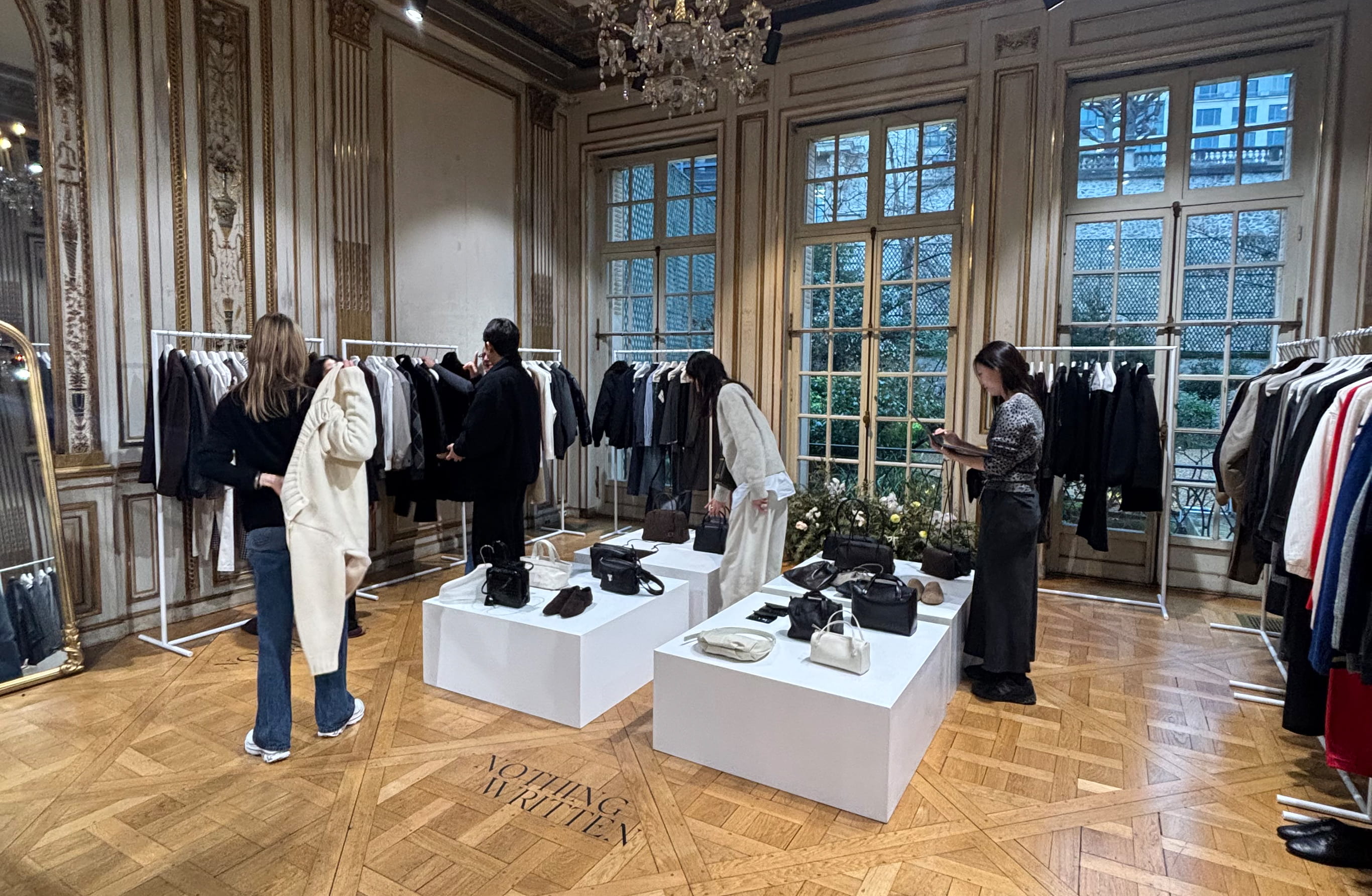 VICTOR SHOWROOM 빅터쇼룸 4 1