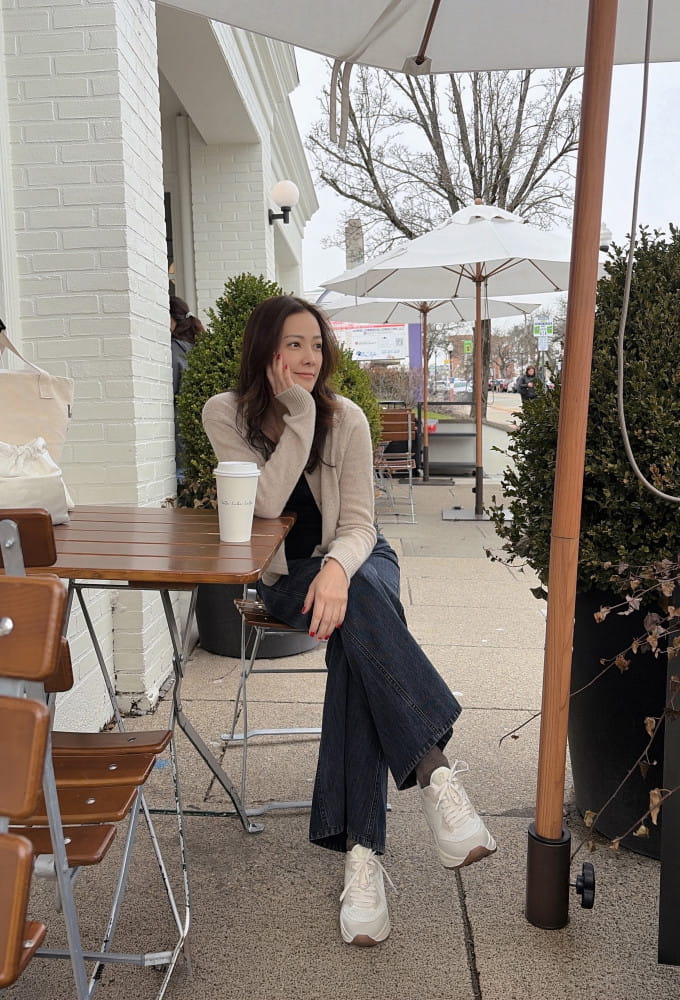 손태영, 뉴욕 사로잡은 '꾸안꾸' 패션의 정석 1 20260406 Rockport 2 1