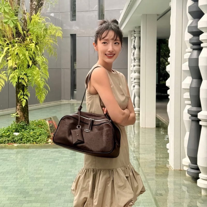 표예진 픽, 데일리 ‘원숄더백’ 스타일링 3 20260408 athe 2 2