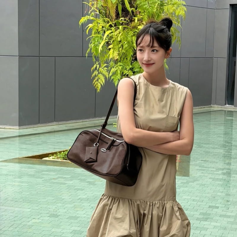 표예진 픽, 데일리 ‘원숄더백’ 스타일링 5 20260408 athe 3 3