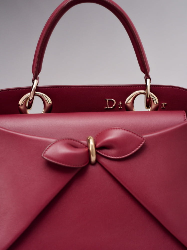 디올, 1952년 아카이브의 재탄생…‘Dior Cigale’ 공개 7 20260410 dior 8 5