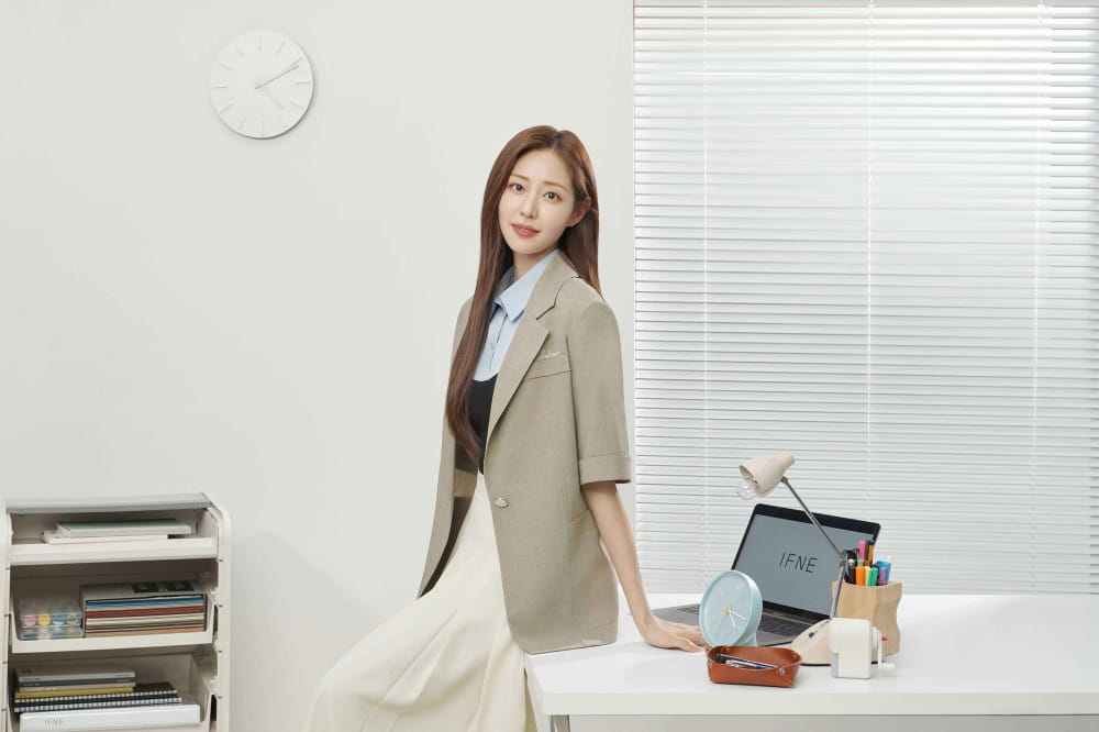 배우 신슬기, 세련된 오피스 룩부터 러블리 룩까지 3 20260529 ifne 5 2