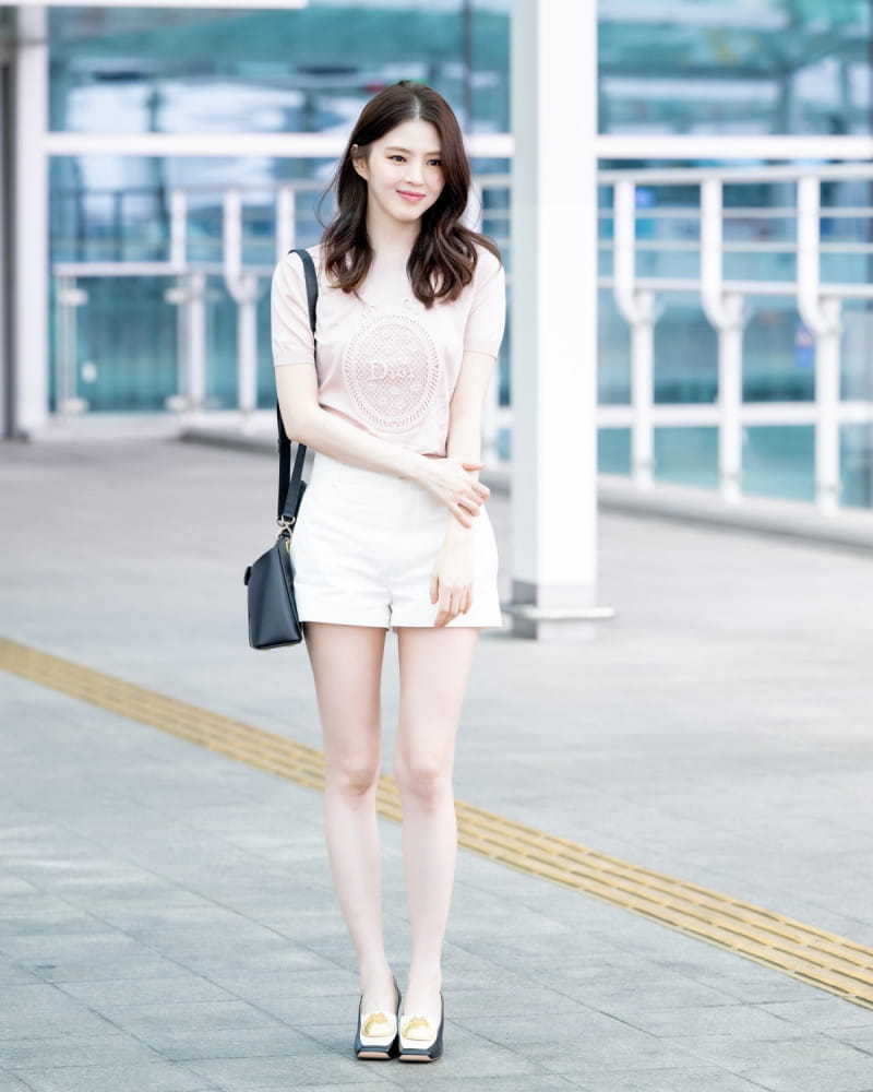 한소희 공항 패션, 조나단 앤더슨의 뉴 디올 룩 3 20260706 dior 2 2