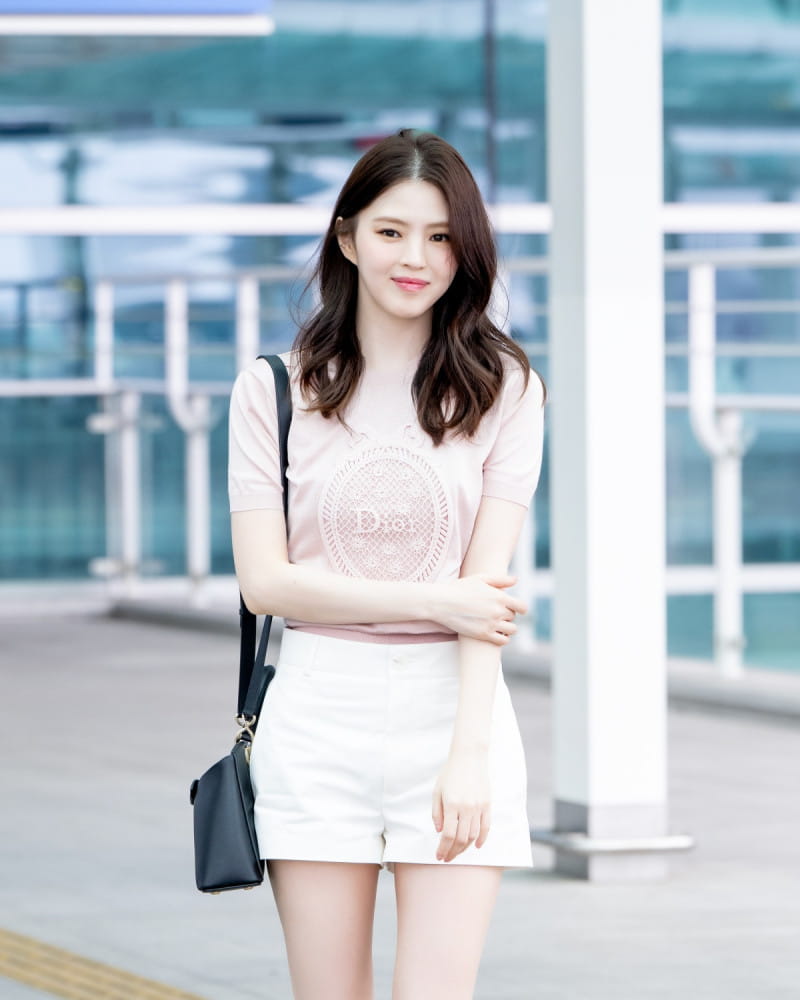 한소희 공항 패션, 조나단 앤더슨의 뉴 디올 룩 6 20260706 dior 3 4