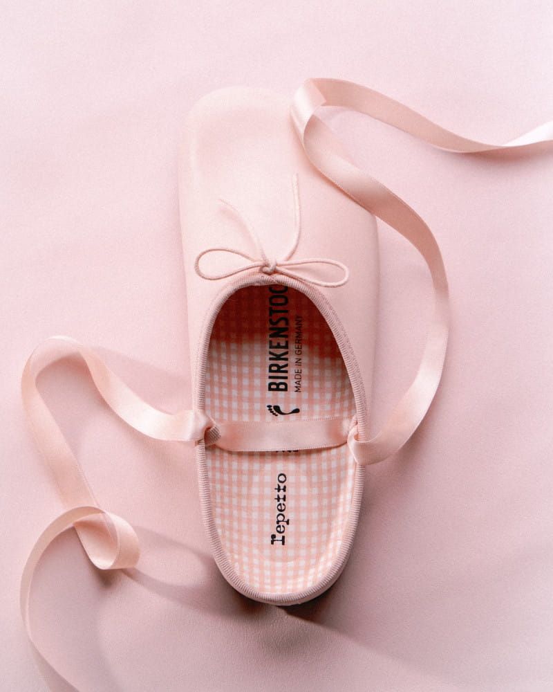레페토 X 버켄스탁, 발레리나 뮬과 인체공학 샌들의 만남 1 20260713 Repetto 10 1