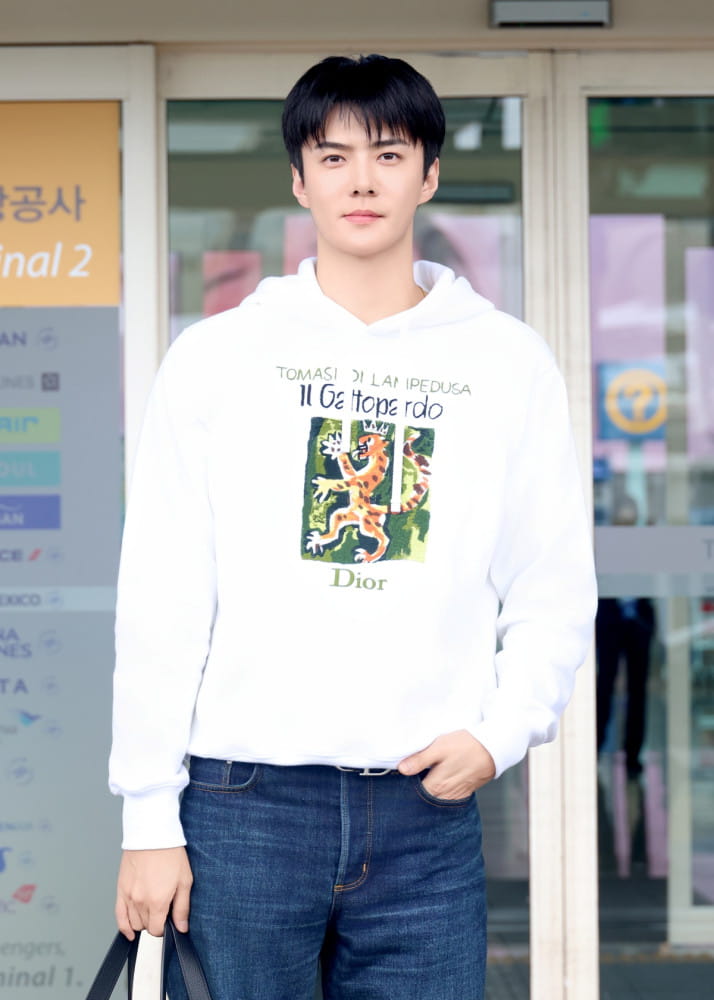 엑소 세훈 출국길 … 독보적인 시크 캐주얼 룩 7 20260723 dior 11 5