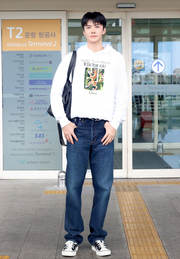 엑소 세훈 출국길 … 독보적인 시크 캐주얼 룩 1 20260723 dior 12 1