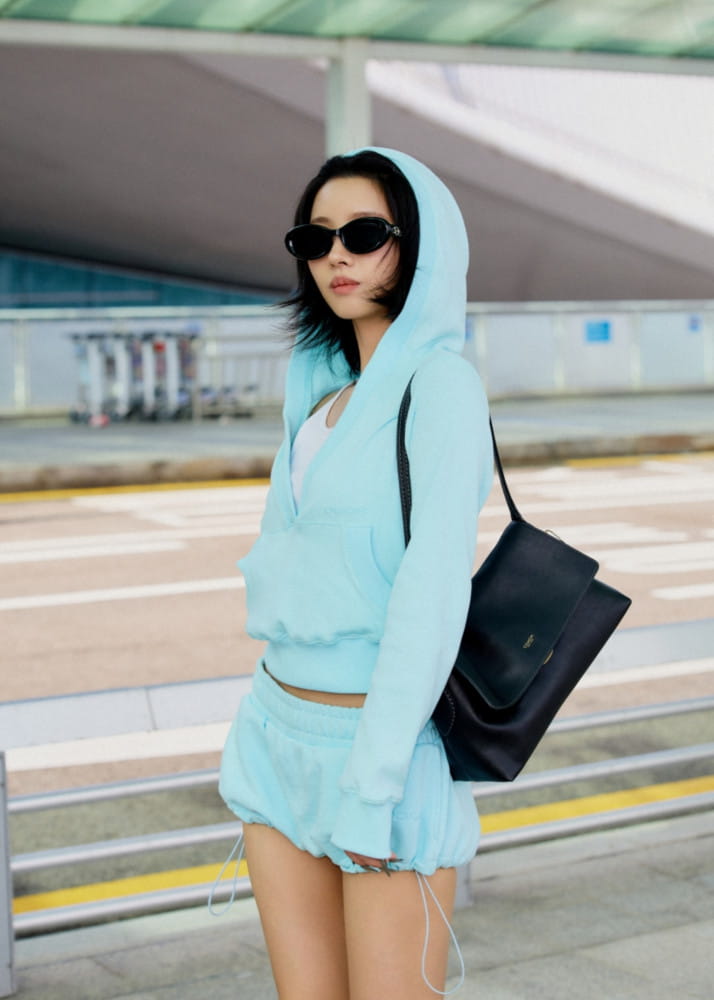 소연, 트레이닝 셋업으로 완성한 시카고행 ‘힙’ 공항패션 3 20260803 coach 3 3