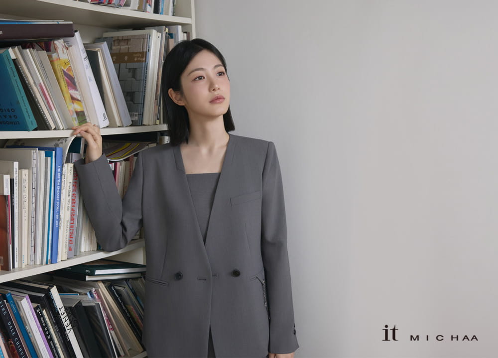 신예은, 모던함과 프로페셔널함이 공존하는 감각적 오피스룩 7 20260810 itmithaa 5 7