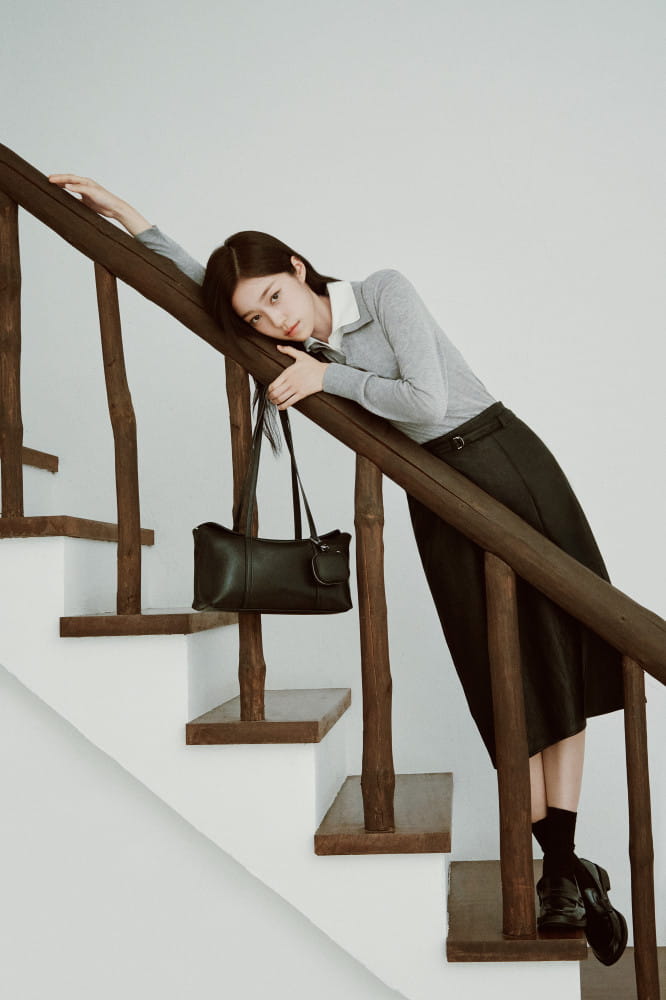 노윤서, 감도 높은 간절기 모던 룩 3 20260818 LESHOP BLANC 3 3