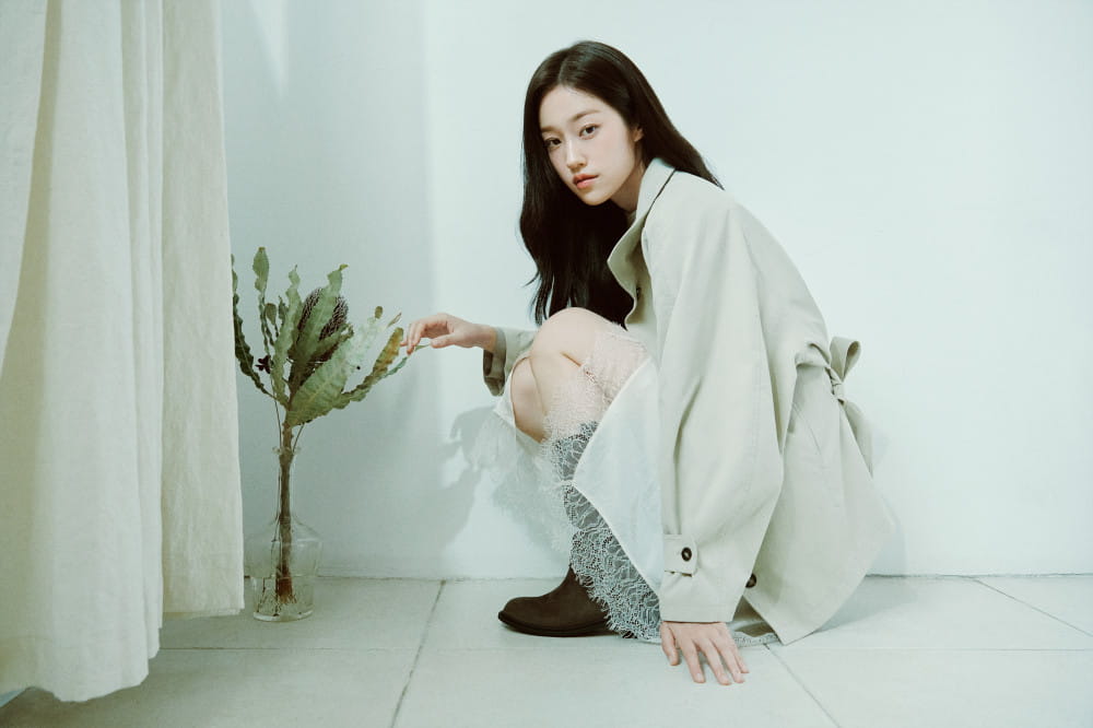 노윤서, 감도 높은 간절기 모던 룩 1 20260818 LESHOP BLANC 5 1