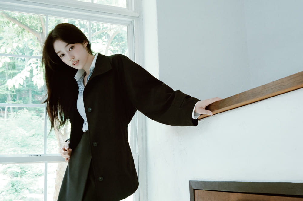 노윤서, 감도 높은 간절기 모던 룩 6 20260818 LESHOP BLANC 6 6