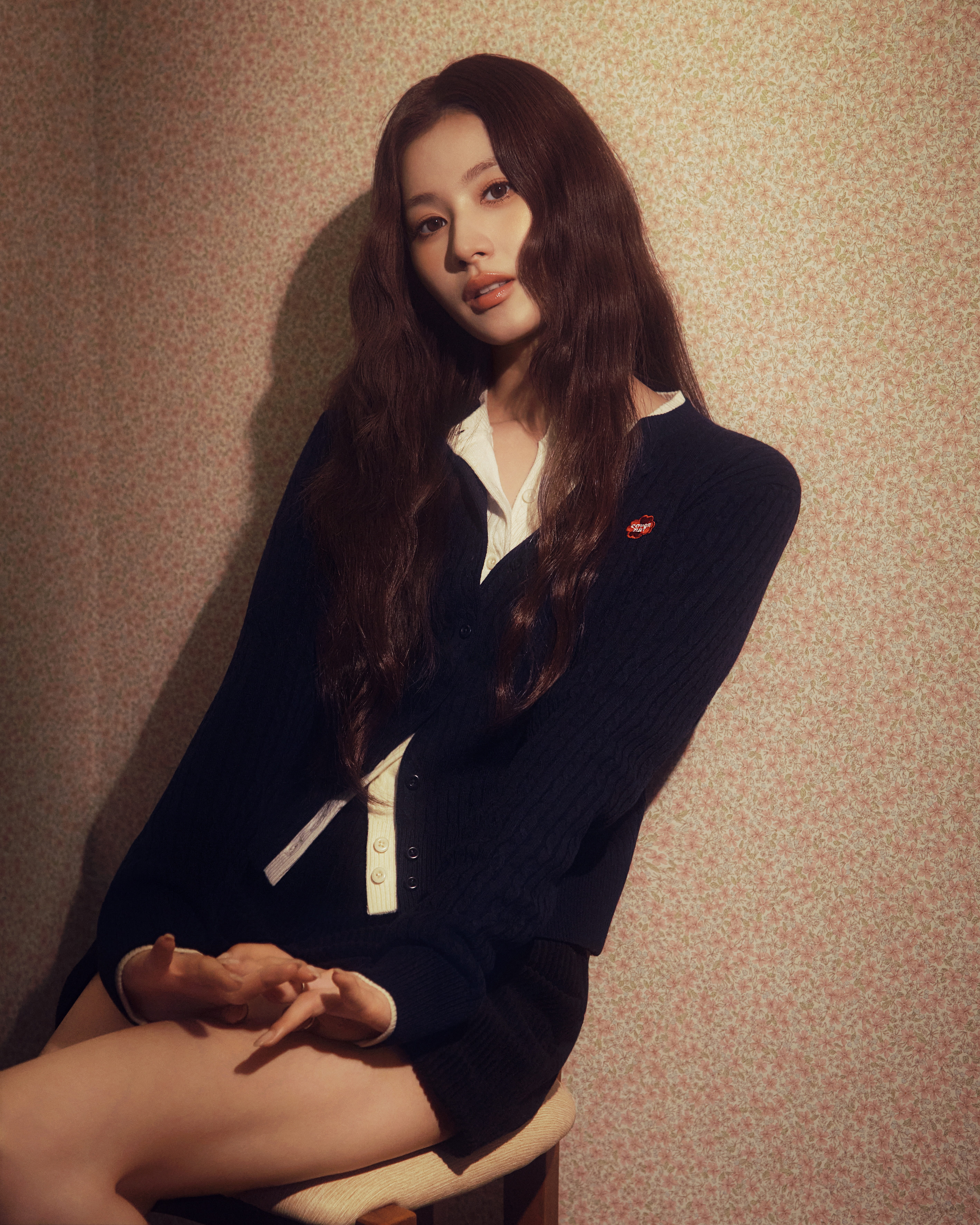 사나, ‘프릴 원피스부터 레더 재킷까지’ 가을의 시작 4 20260824 covernot 4 4