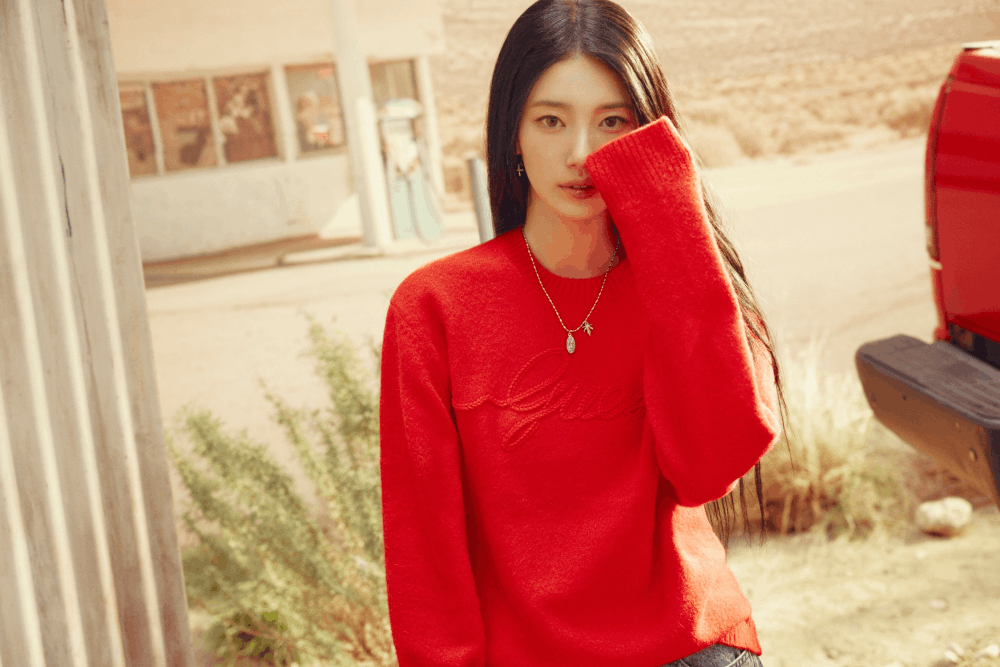 수지가 풀어낸 타임리스 가을 데님 룩 2 20260824 guess 2 2