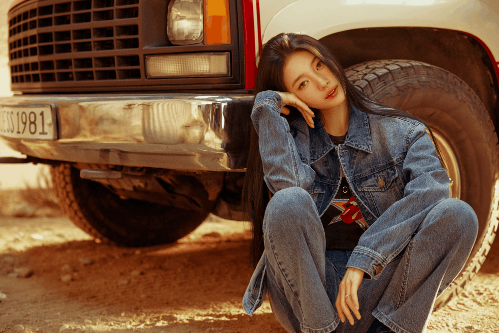 수지가 풀어낸 타임리스 가을 데님 룩 1 20260824 guess 4 1