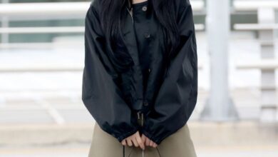 카리나, 리나일론 재킷과 에메 백으로 완성한 시크미 7 에스파카리나공항패션