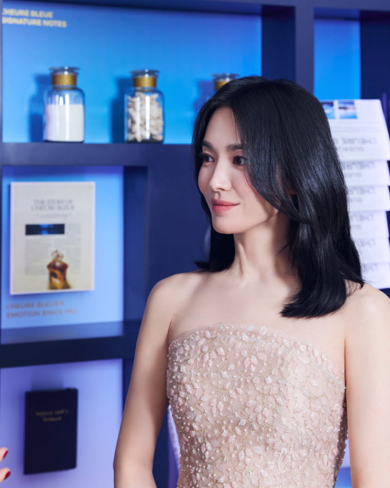 배우 송혜교, 파리 수놓은 독보적 우아함 5 20260915 GUERLAIN 4 5