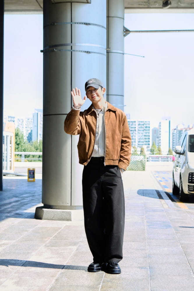 올가을 대세는 스웨이드… 정해인이 제안하는 완벽한 가을 레이어드룩 1 20260921 MINDBRIGE 1 1