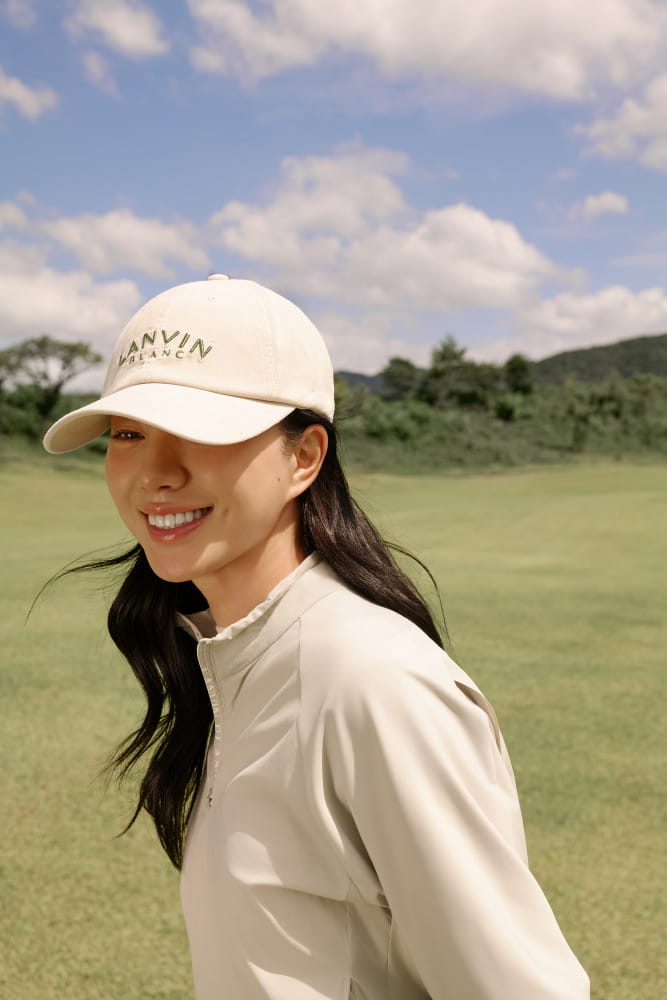 필드와 일상의 경계를 허물다... 랑방블랑, ‘하이브리드 골프웨어’ 제안 4 20260923 LANVIN BLANC 1 1 4
