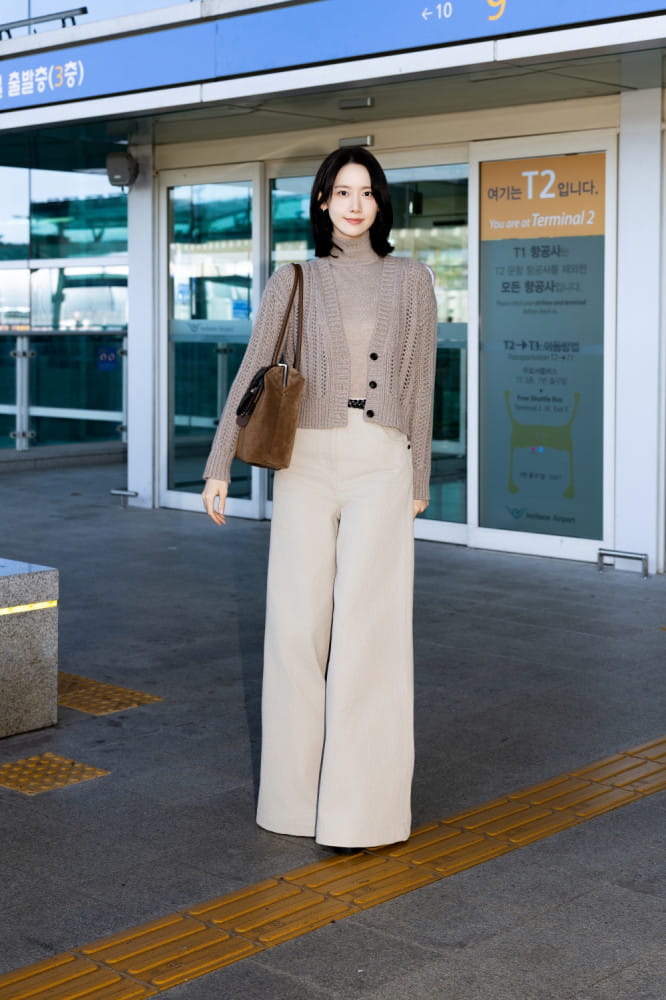임윤아, 우아한 무드의 톤온톤 공항패션 3 20260923 maxmara 3 3