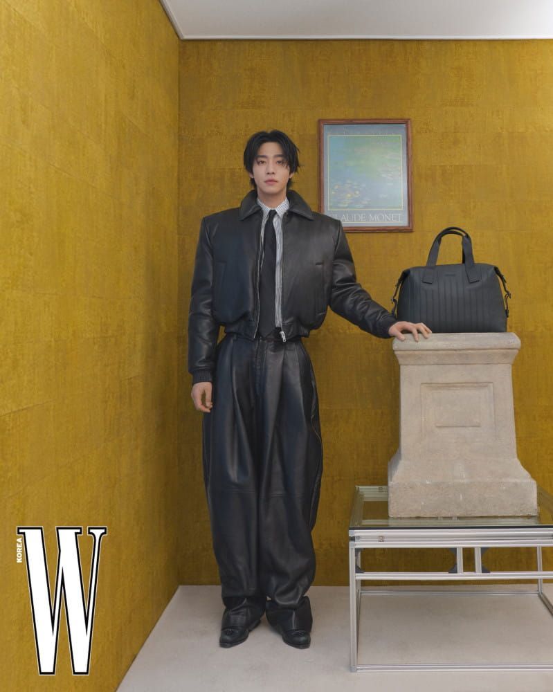 리모와 X 안효섭, 세련된 백 스타일링 화보 2 20260923 rimowa 10 2