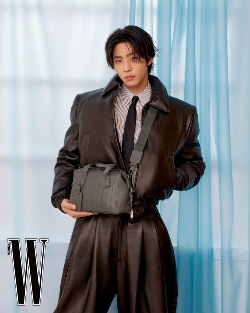 리모와 X 안효섭, 세련된 백 스타일링 화보 5 20260923 rimowa 11 5