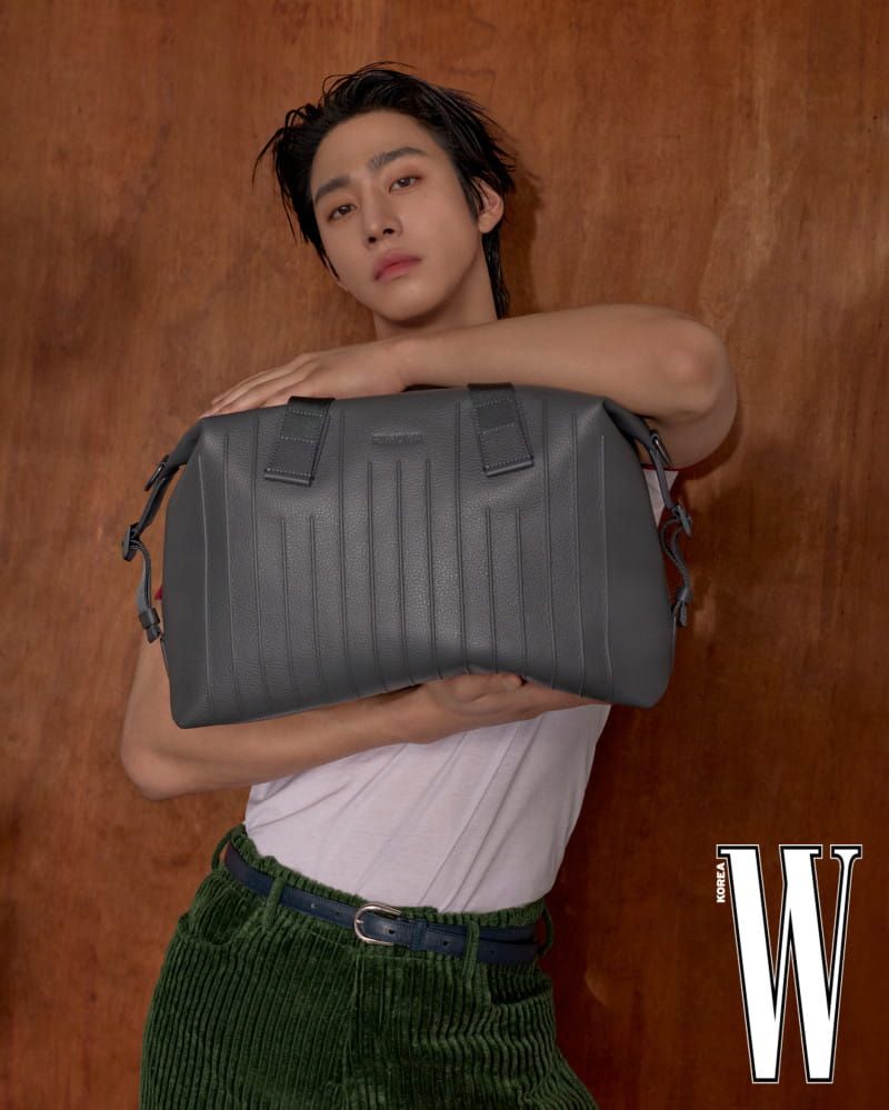 리모와 X 안효섭, 세련된 백 스타일링 화보 13 20260923 rimowa 15 13