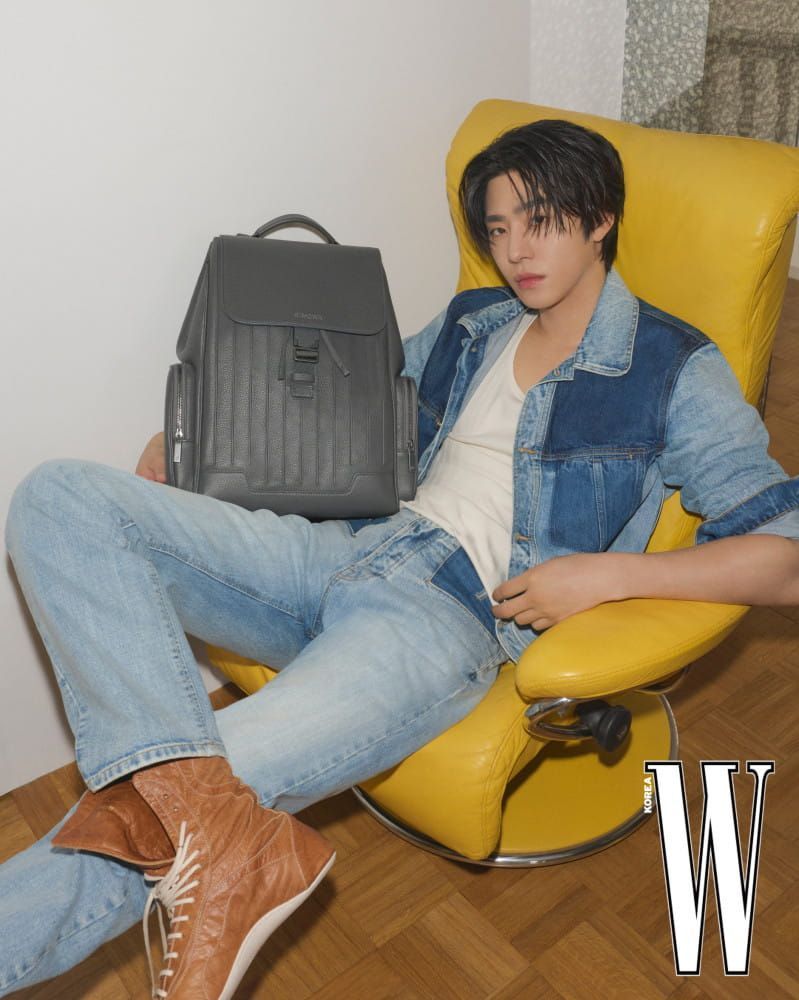 리모와 X 안효섭, 세련된 백 스타일링 화보 9 20260923 rimowa 5 9