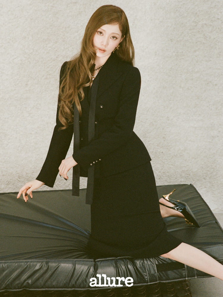 “이성경 X 돌체앤가바나” 고혹적인 정통 테일러링 9 20260928 Dolce Gabbana 9 9