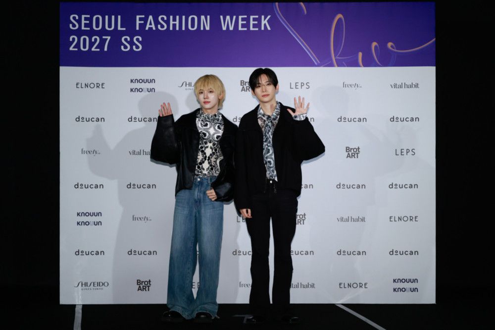 두칸이 펼쳐낸 2027 S/S, ‘순환과 재생’의 아트 쿠튀르 14 수정됨 DOUCAN P009 14