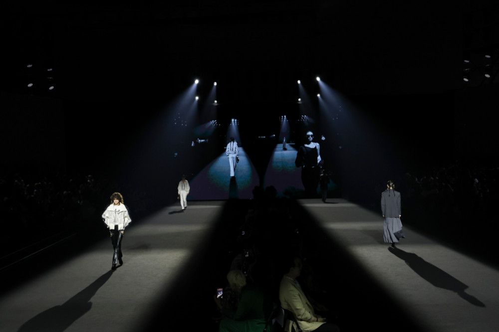 두칸이 펼쳐낸 2027 S/S, ‘순환과 재생’의 아트 쿠튀르 1 수정됨 DOUCAN SK003 1