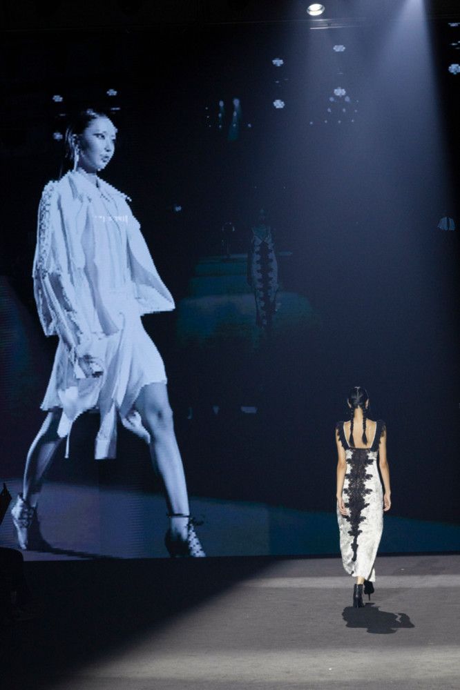 두칸이 펼쳐낸 2027 S/S, ‘순환과 재생’의 아트 쿠튀르 3 수정됨 DOUCAN SK014 3