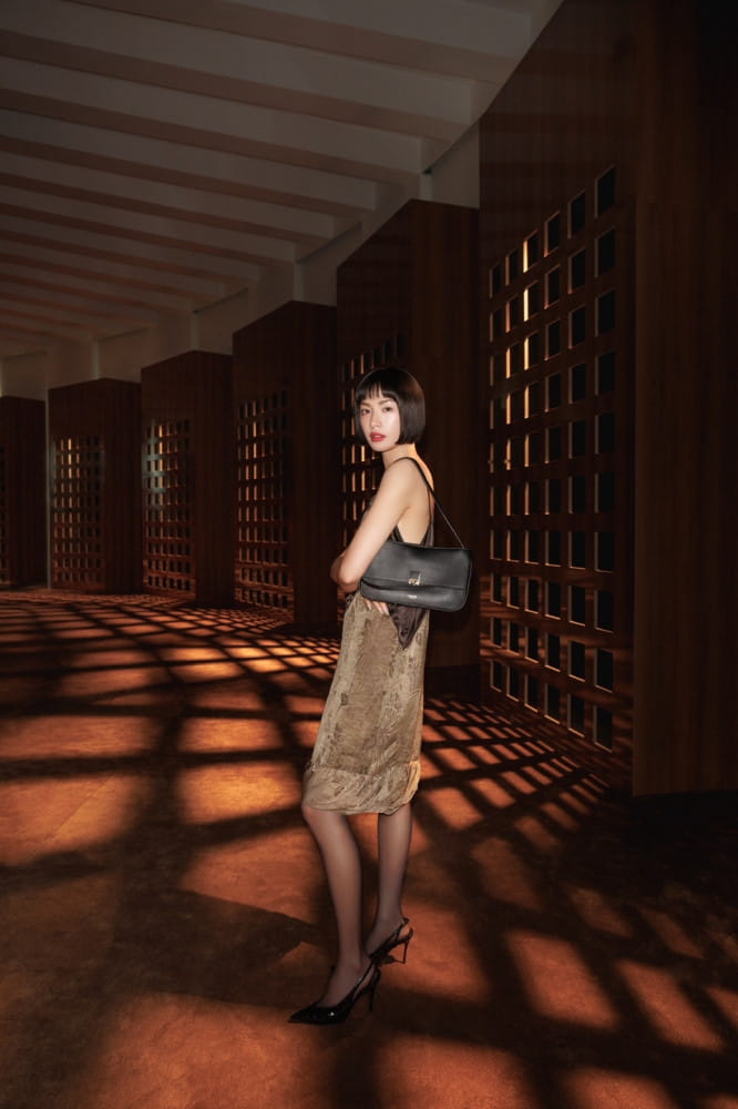 나나, 페라가모 SS27 패션쇼 참석...독보적 패션 아이콘 증명 2 20261001 Ferragamo 2 2