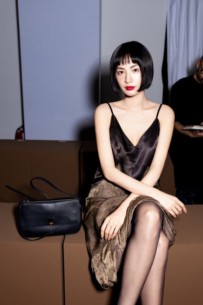 나나, 페라가모 SS27 패션쇼 참석...독보적 패션 아이콘 증명 3 20261001 Ferragamo 3 3