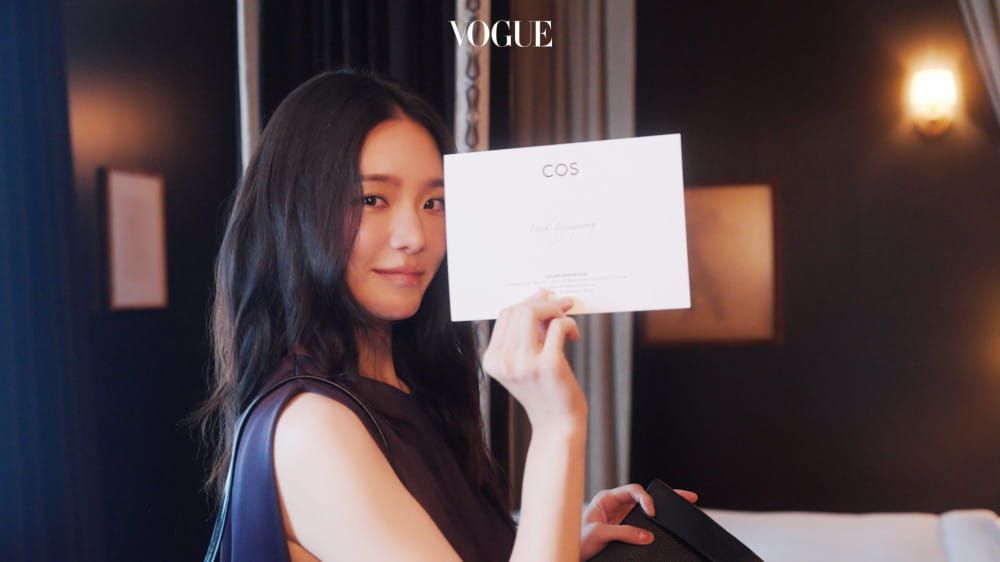 “뒷모습까지 완벽”... 박규영, 반전 드레스로 연출한 뉴욕의 아침 2 20261002 cos 2 2