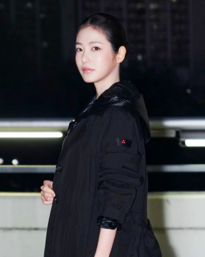 신예은, 시크하고 여유로운 출국길 3 20261008 PEUTEREY 1 3