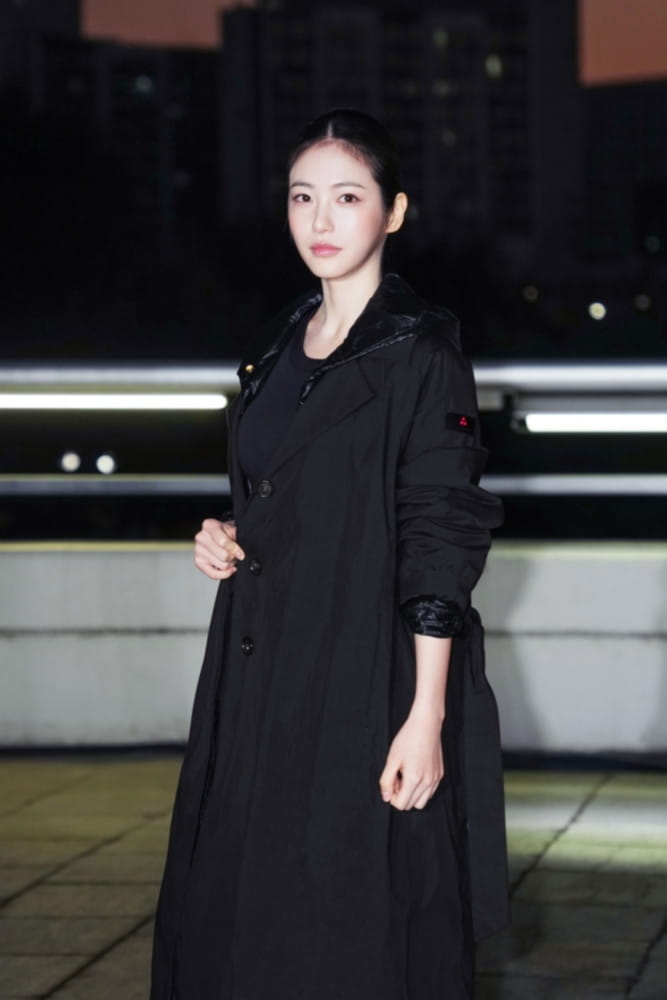 신예은, 시크하고 여유로운 출국길 4 20261008 PEUTEREY 3 4