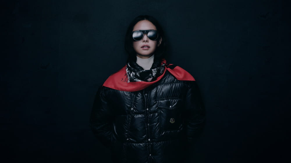 ‘독보적 존재감’... 제니, 몽클레르 리아이콘 카라코룸 재킷 착장 화제 5 20261015 Moncler 2 5