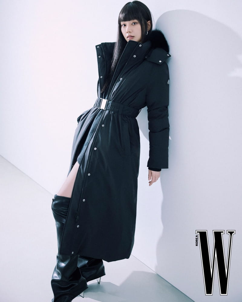 ‘화보 장인’ 혜리의 세련된 윈터 아우터 룩 3 20261026 Moose Knuckles 2 3